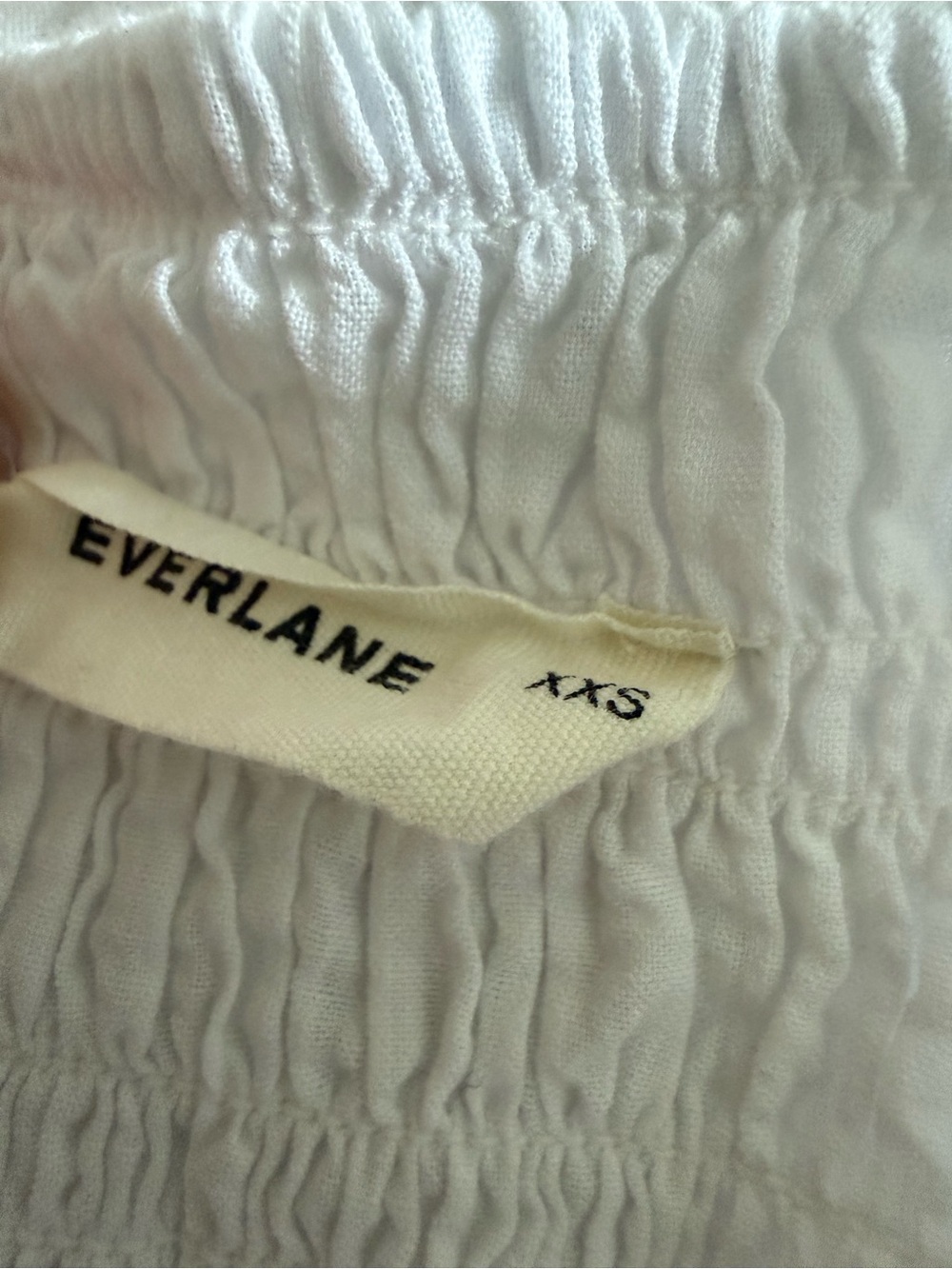 Everlane xxs organic cotton Off-Shoulder Smocked Crop Top in White - Picture 5 of 5